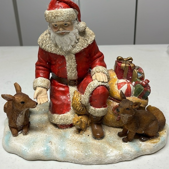 Resin Santa with bag of toys , and reindeer’s - Picture 2 of 7